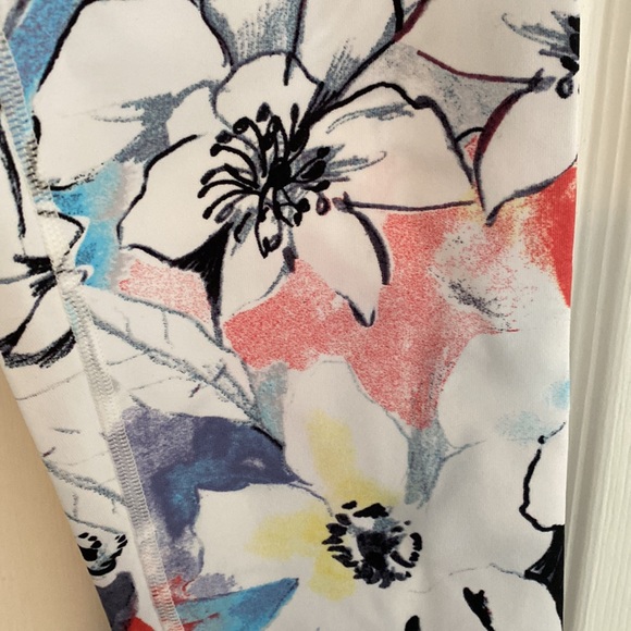 New Calvin Klein capri leggings -smoke feee home - Picture 2 of 3